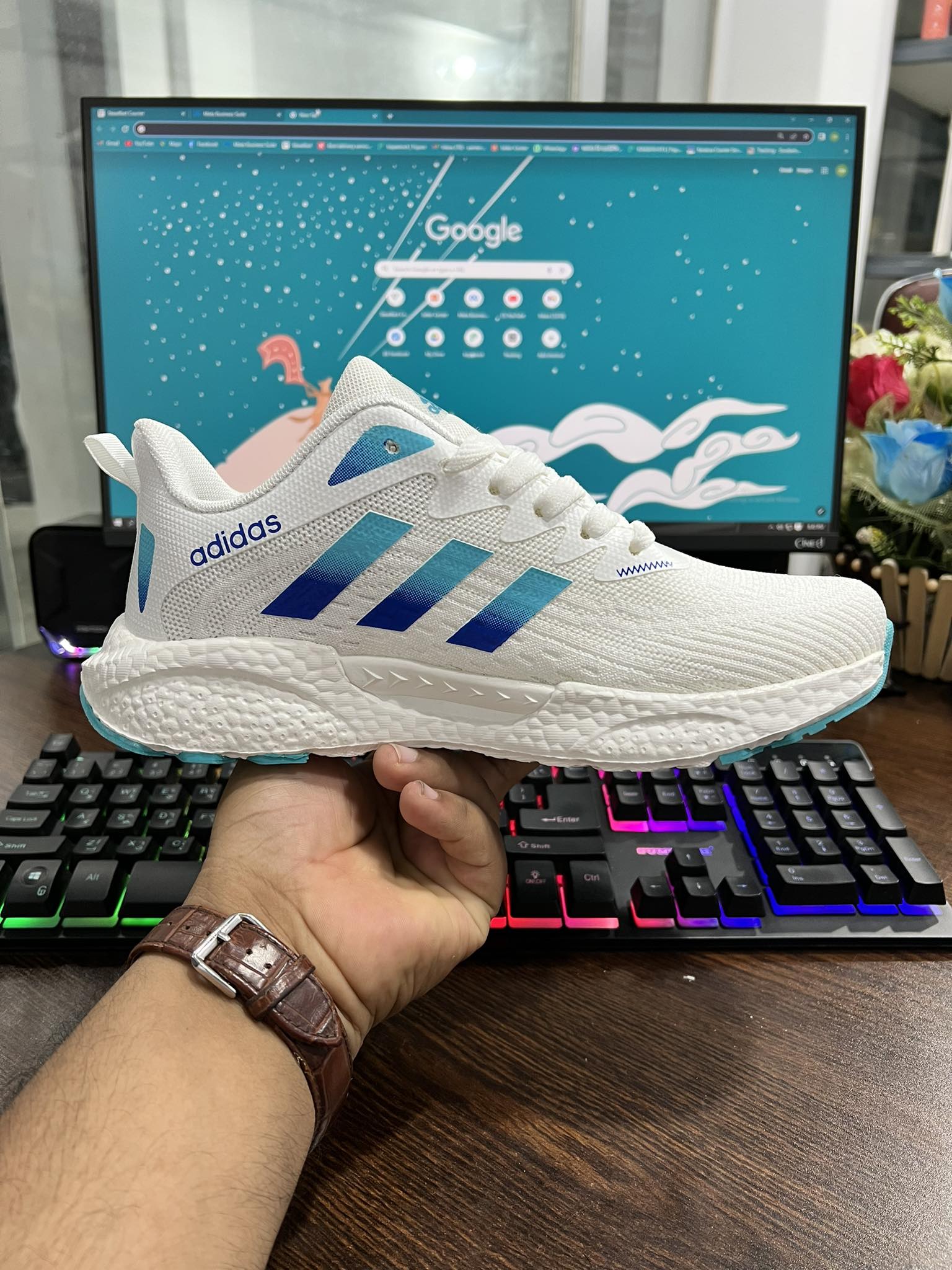 Mens Super Comfortable Lightweight Fashion Shoe Adidas