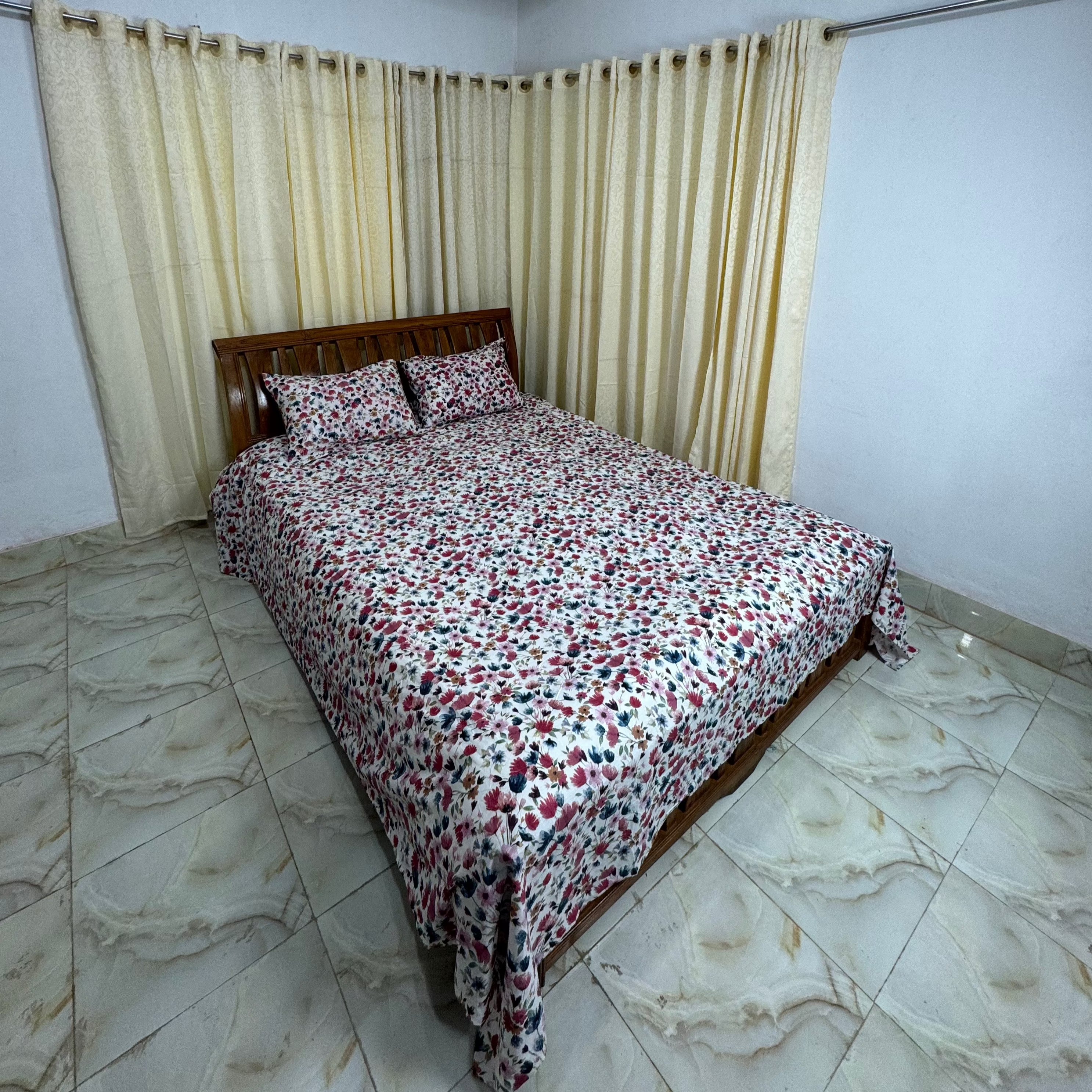 King Size Export Quality Bed Sheet with Two Pillow Cover