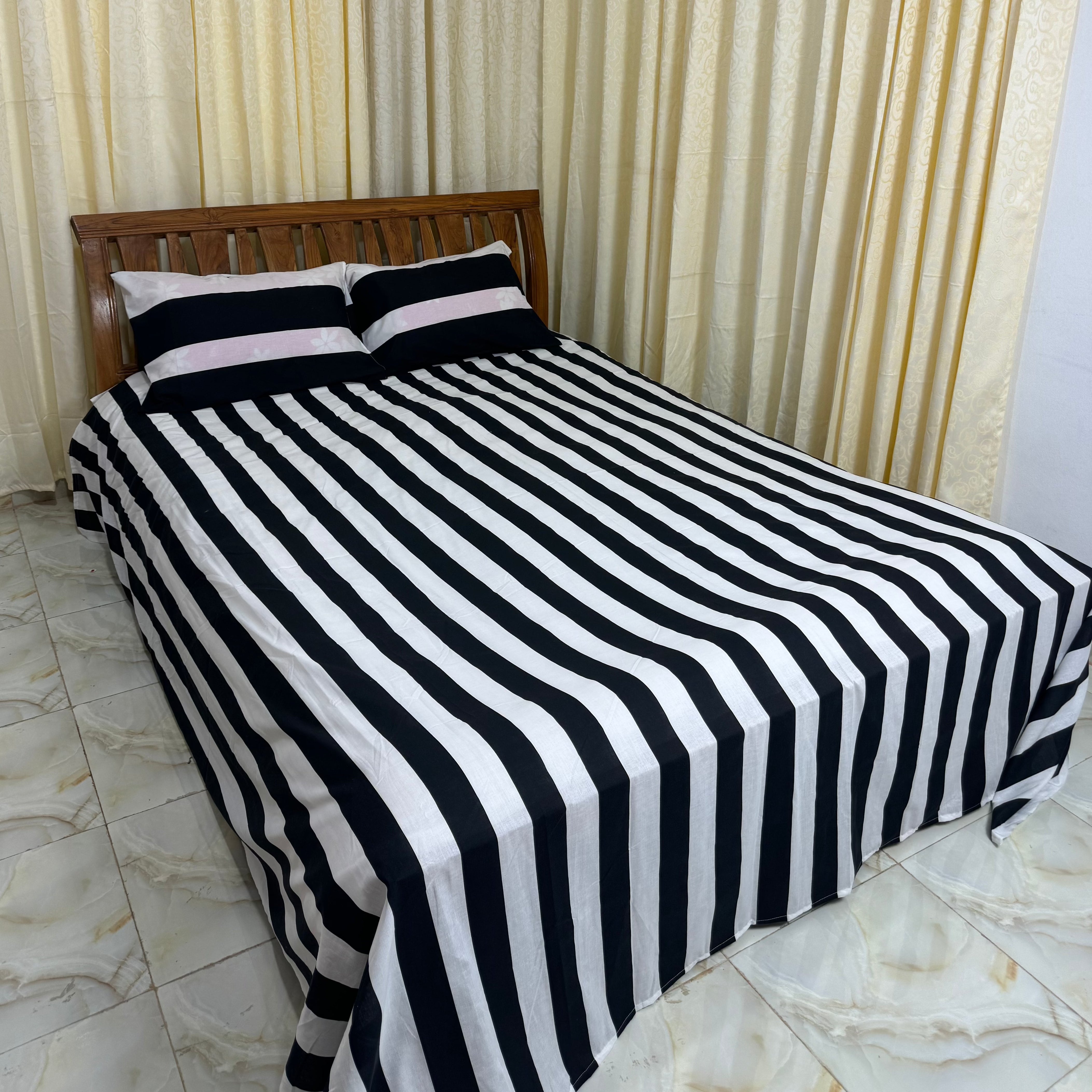 King Size Export Quality Bed Sheet with Two Pillow Cover