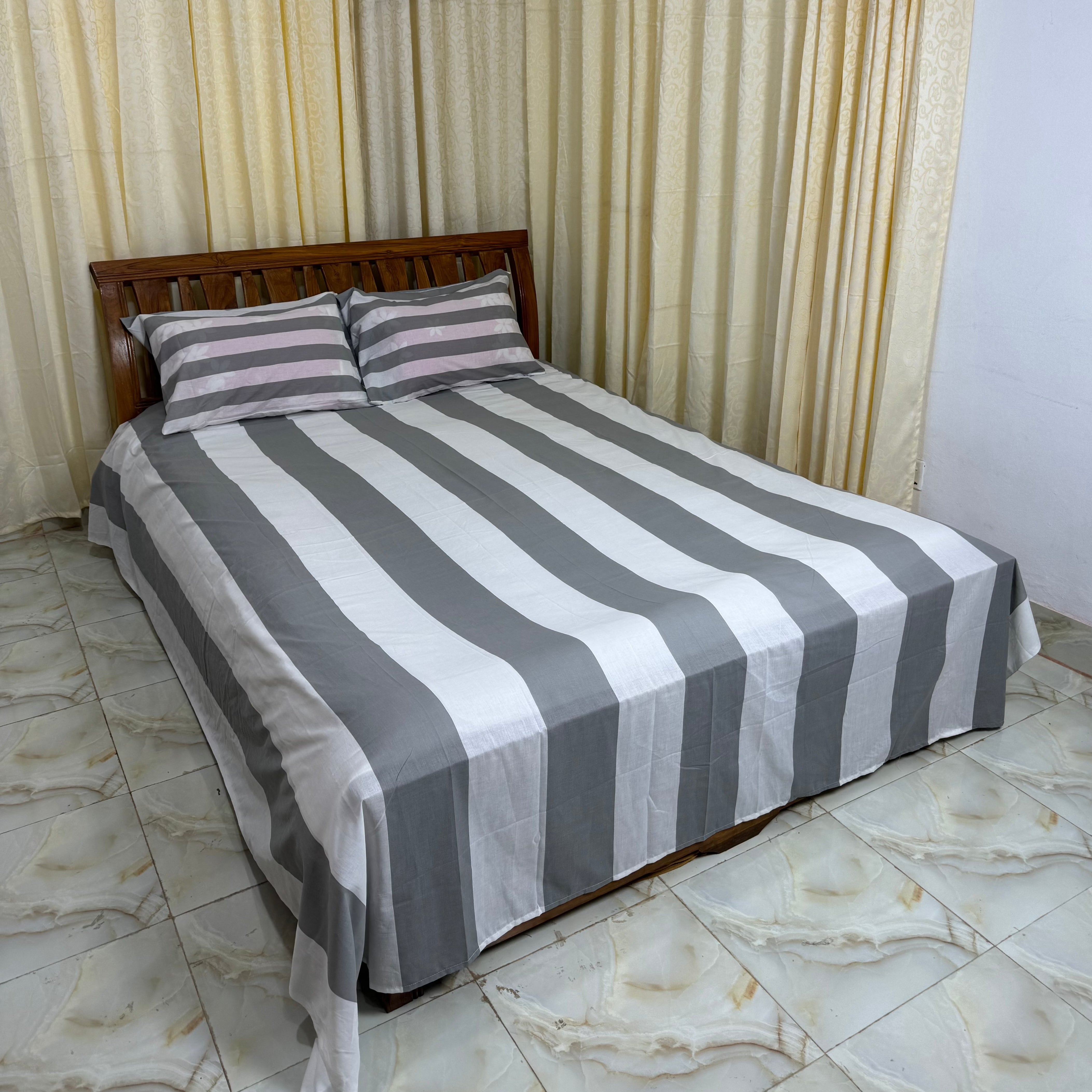 King Size Export Quality Bed Sheet with Two Pillow Cover
