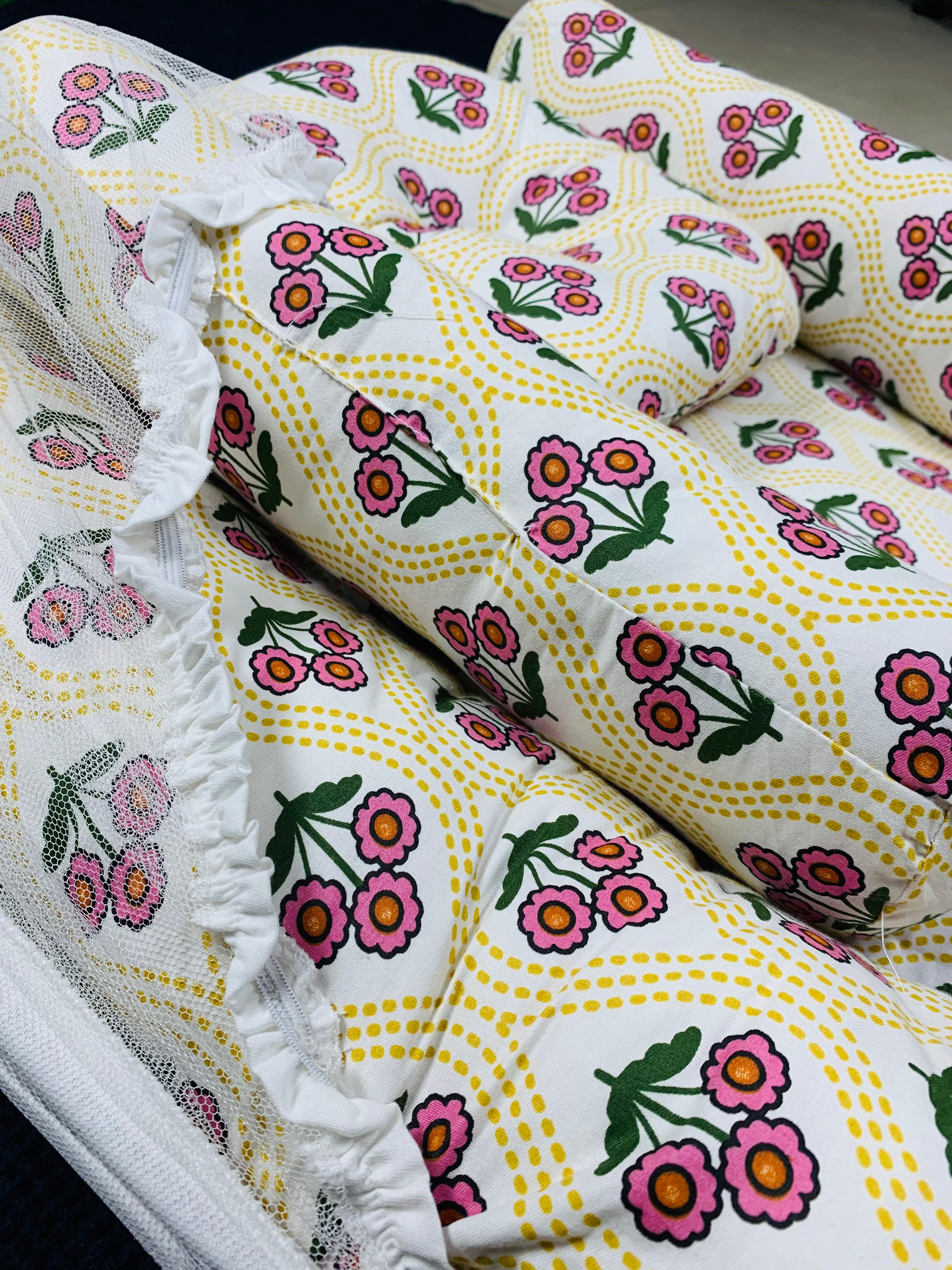 New Born Baby's Premium Quality Bedding Set With Protective Mosquito Net And Pillow