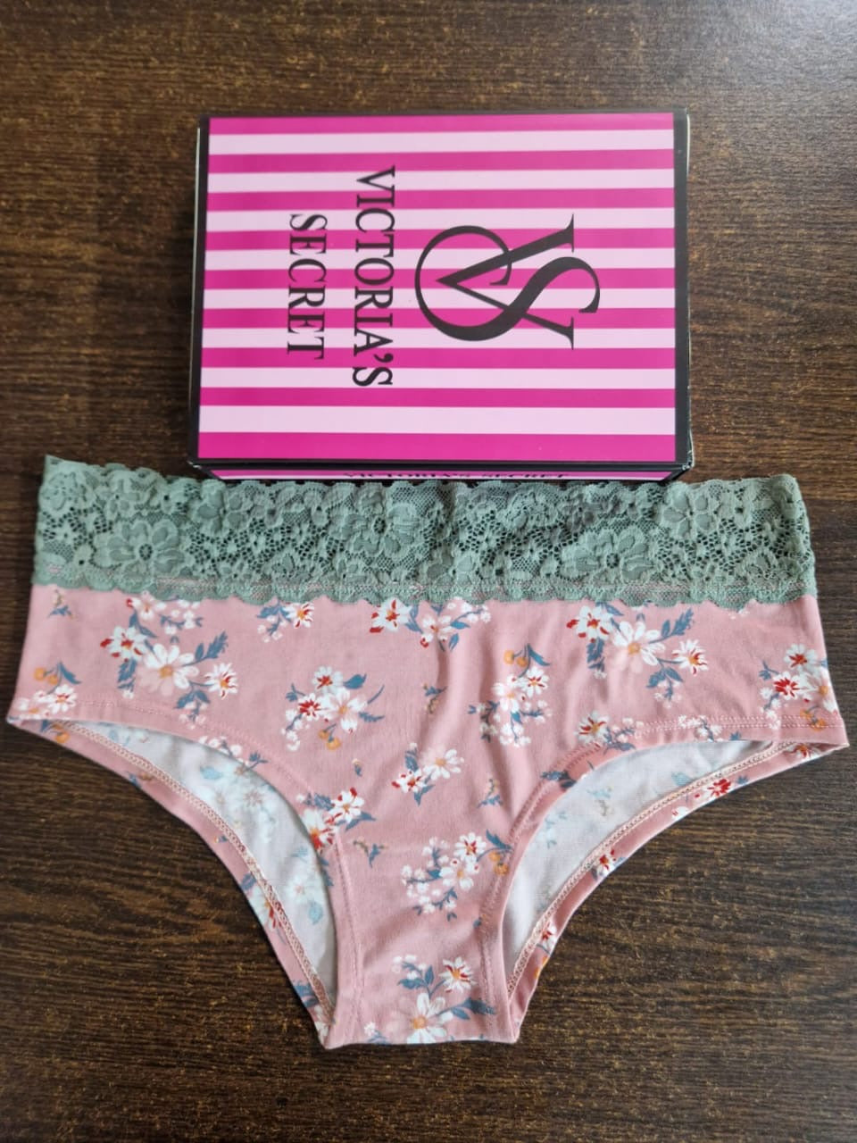 Victoria Secret 7 Pcs Lace Panty Box