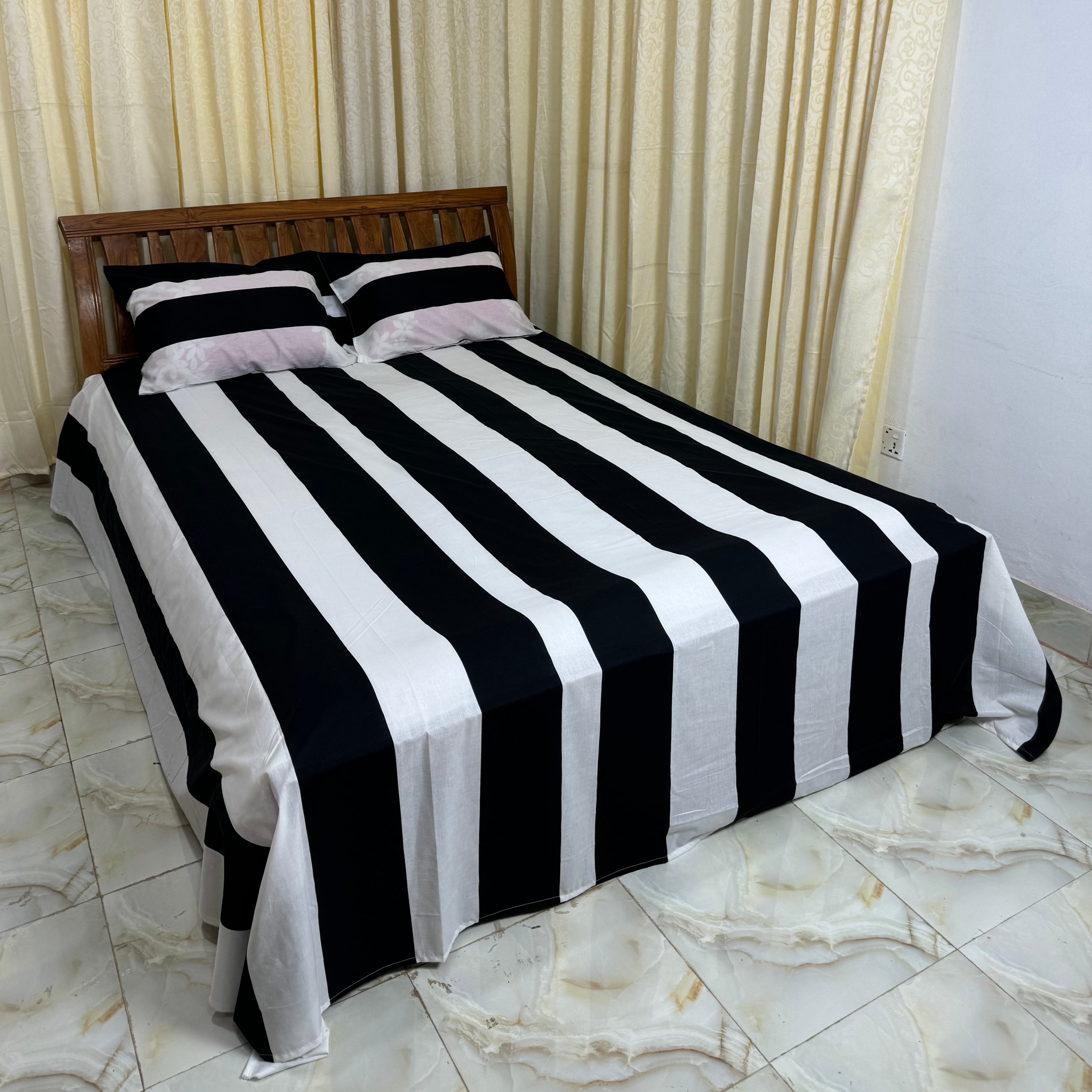 King Size Export Quality Bed Sheet with Two Pillow Cover