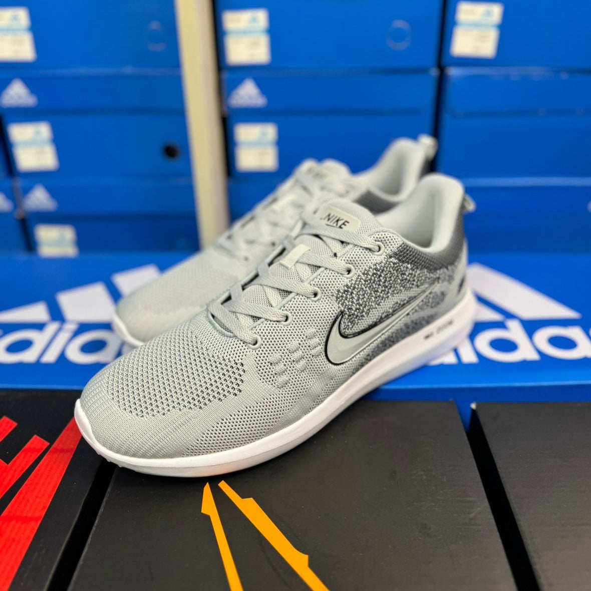 Nike zoom sneaker shoes for men